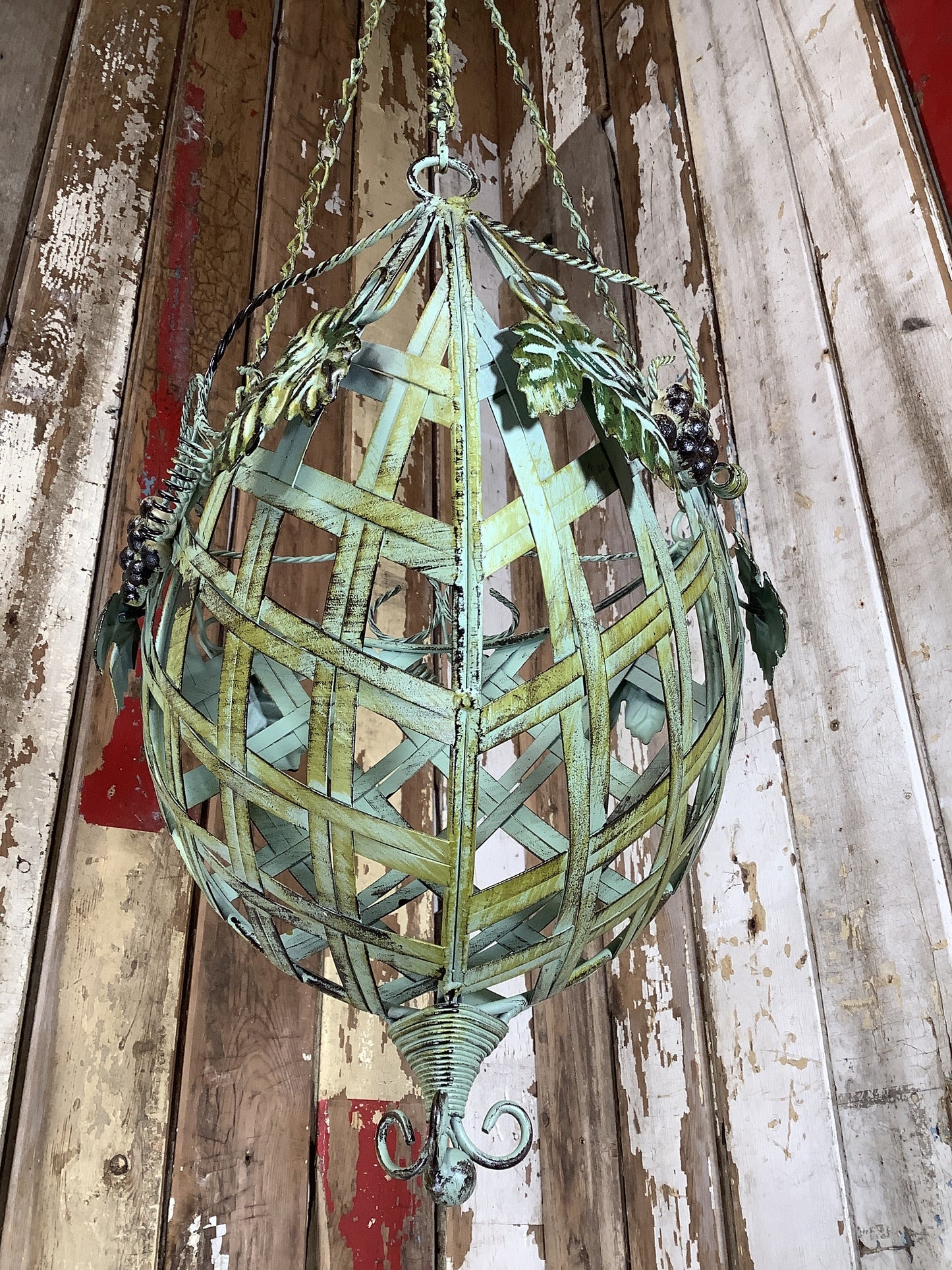 Set Of Two Antique Green Leaf Lattice Hanging Baskets Small & Large Lovely