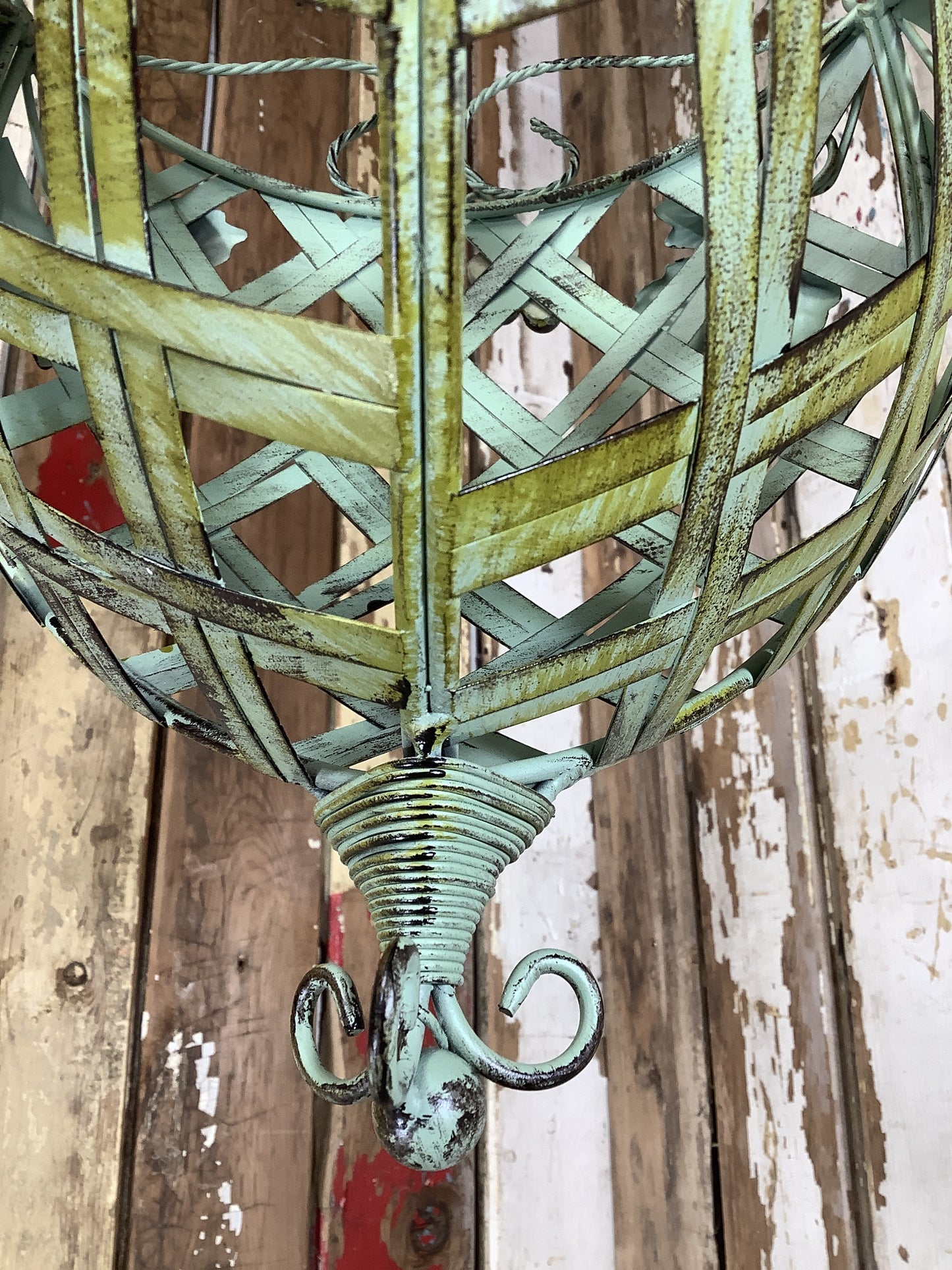Set Of Two Antique Green Leaf Lattice Hanging Baskets Small & Large Lovely