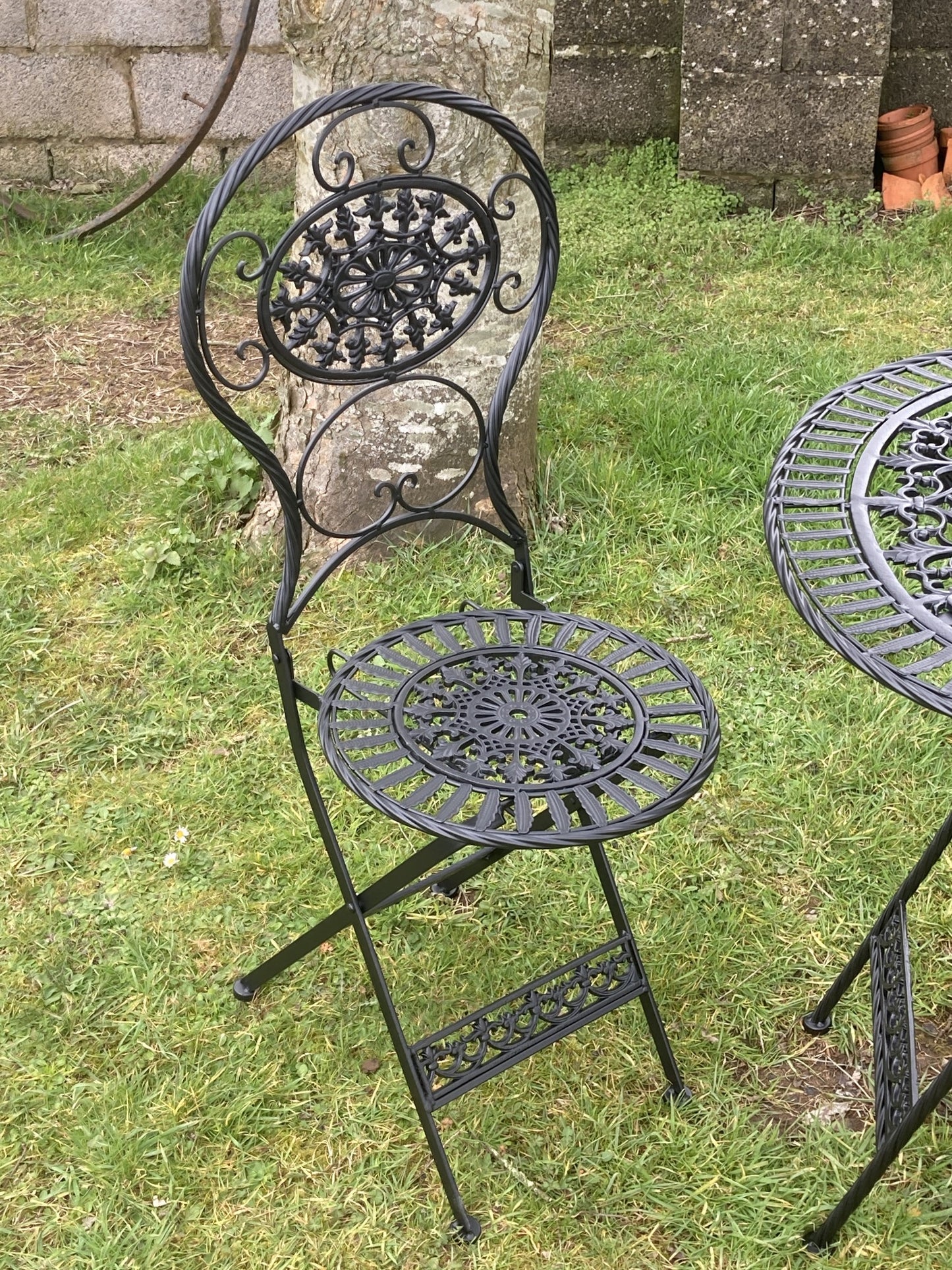 Black Cast & Wrought Iron Style Oval Garden Set 2 Folding Chairs & Table