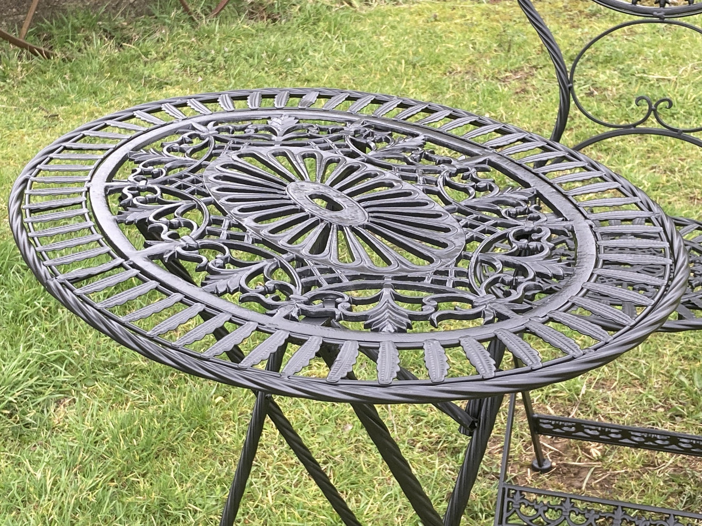 Black Cast & Wrought Iron Style Oval Garden Set 2 Folding Chairs & Table
