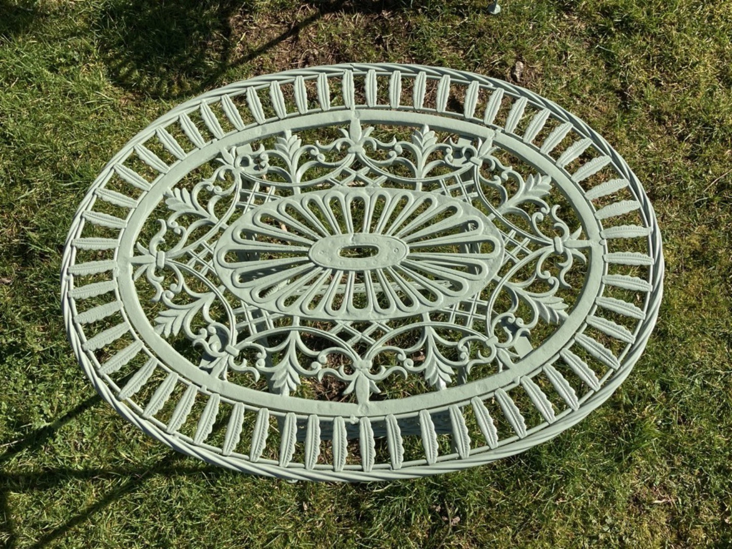 Green Cast & Wrought Iron Style Oval Garden Set 2 Folding Chairs & Table