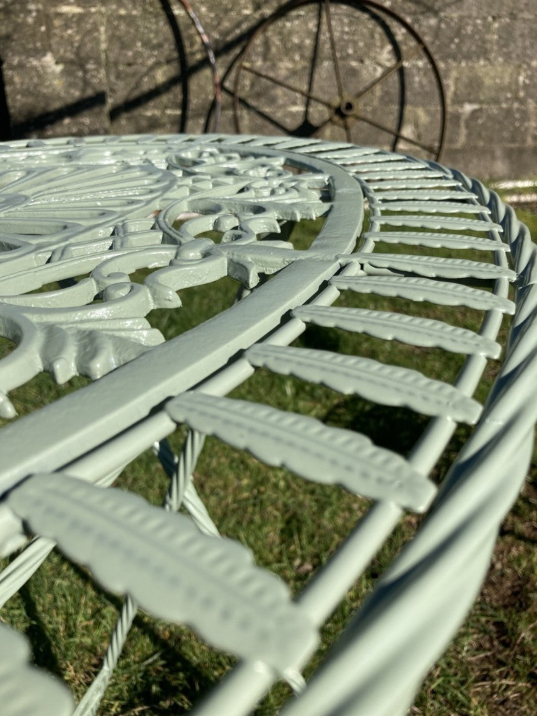 Green Cast & Wrought Iron Style Oval Garden Set 2 Folding Chairs & Table