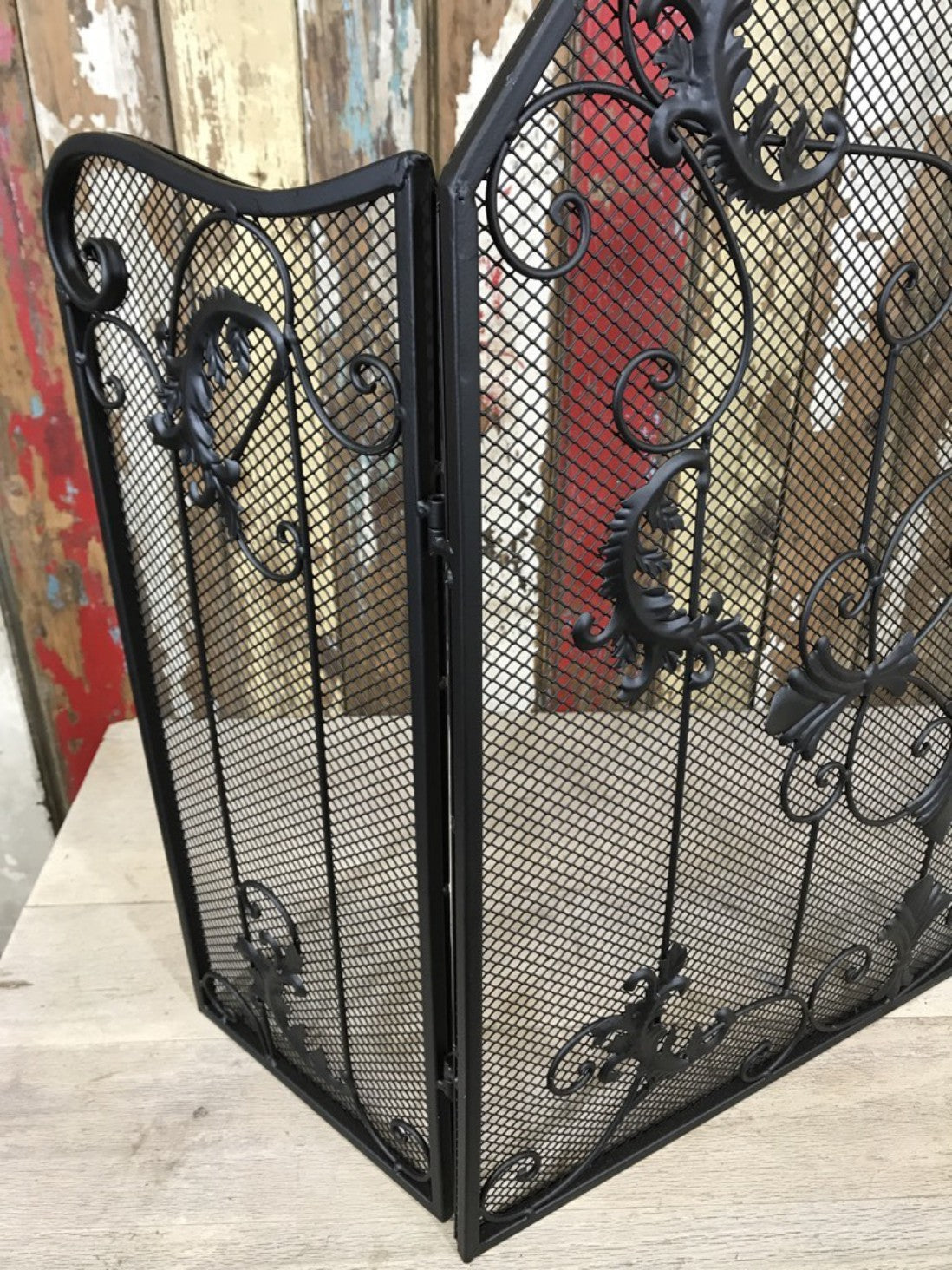 Statin Black Folding Metal Fire Spark Guard Decorative Fireplace Screen Steel