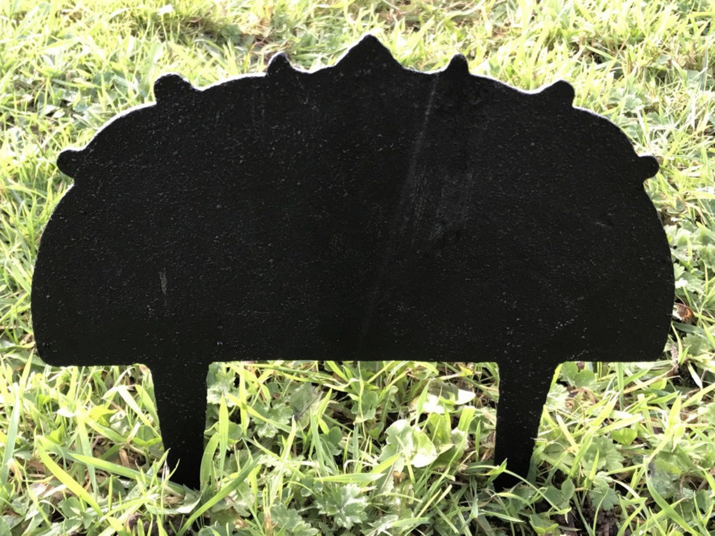 PLEASE KEEP OFF THE GRASS Cast Iron Garden Marker New With 2 Ground Spikes