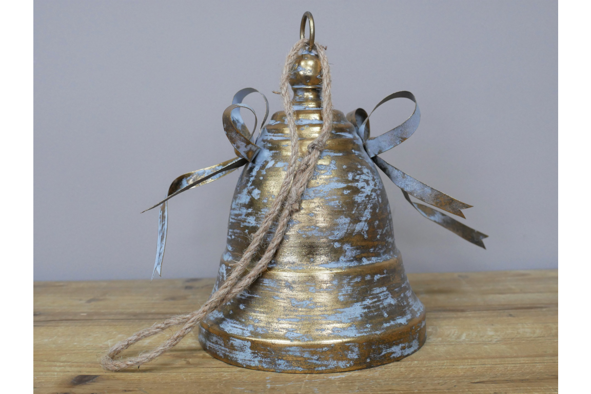 Decorative 26cm Seasonal Christmas Metal Bell Decoration Display