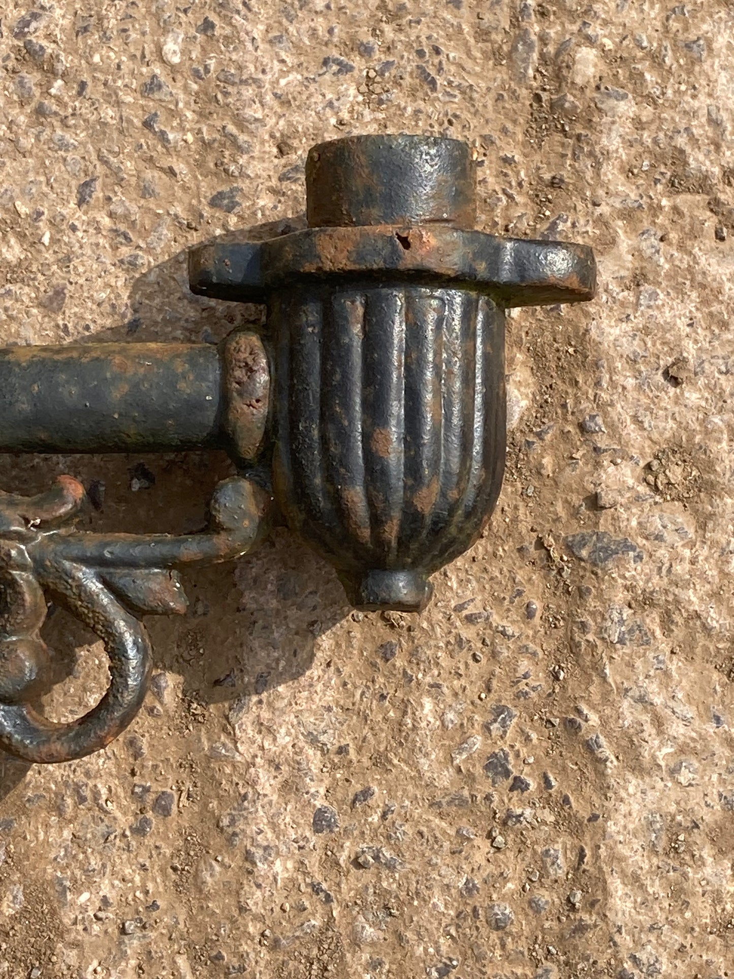 76cm Cast Iron Large Wall Lamp Bracket With 4.2cm Spigot End