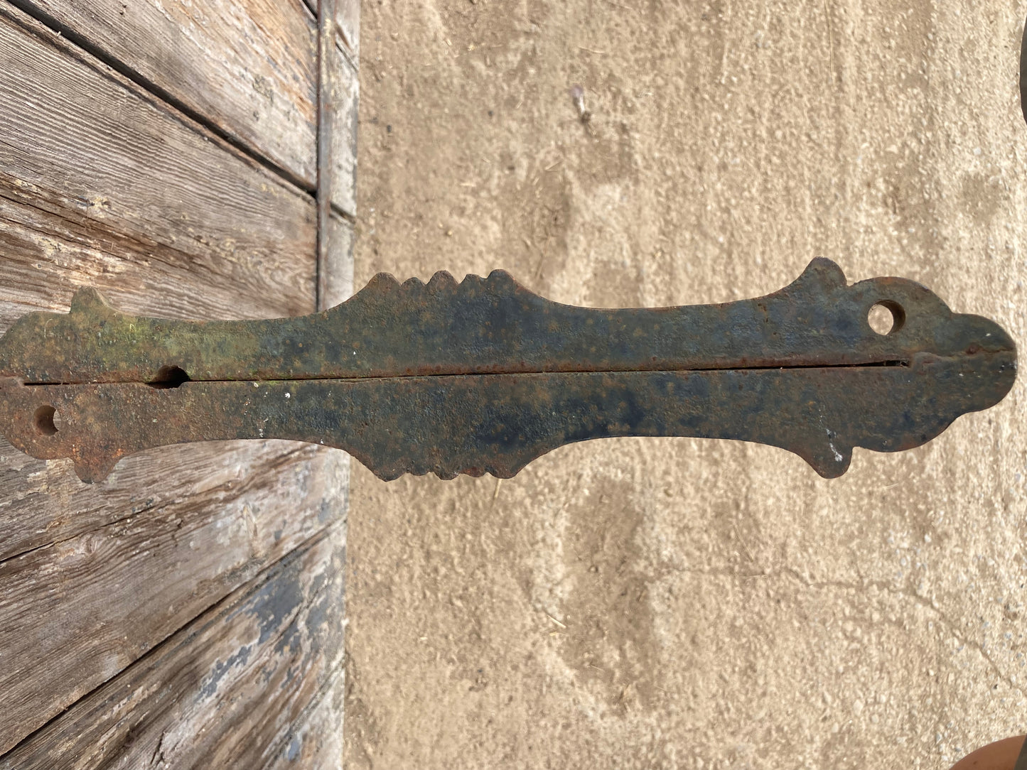 76cm Cast Iron Large Wall Lamp Bracket With 4.2cm Spigot End