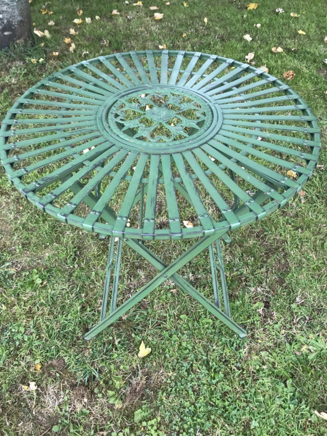 Aged Green Garden Bistro Set 2 Seater Folding Chairs & Round Slatted Table