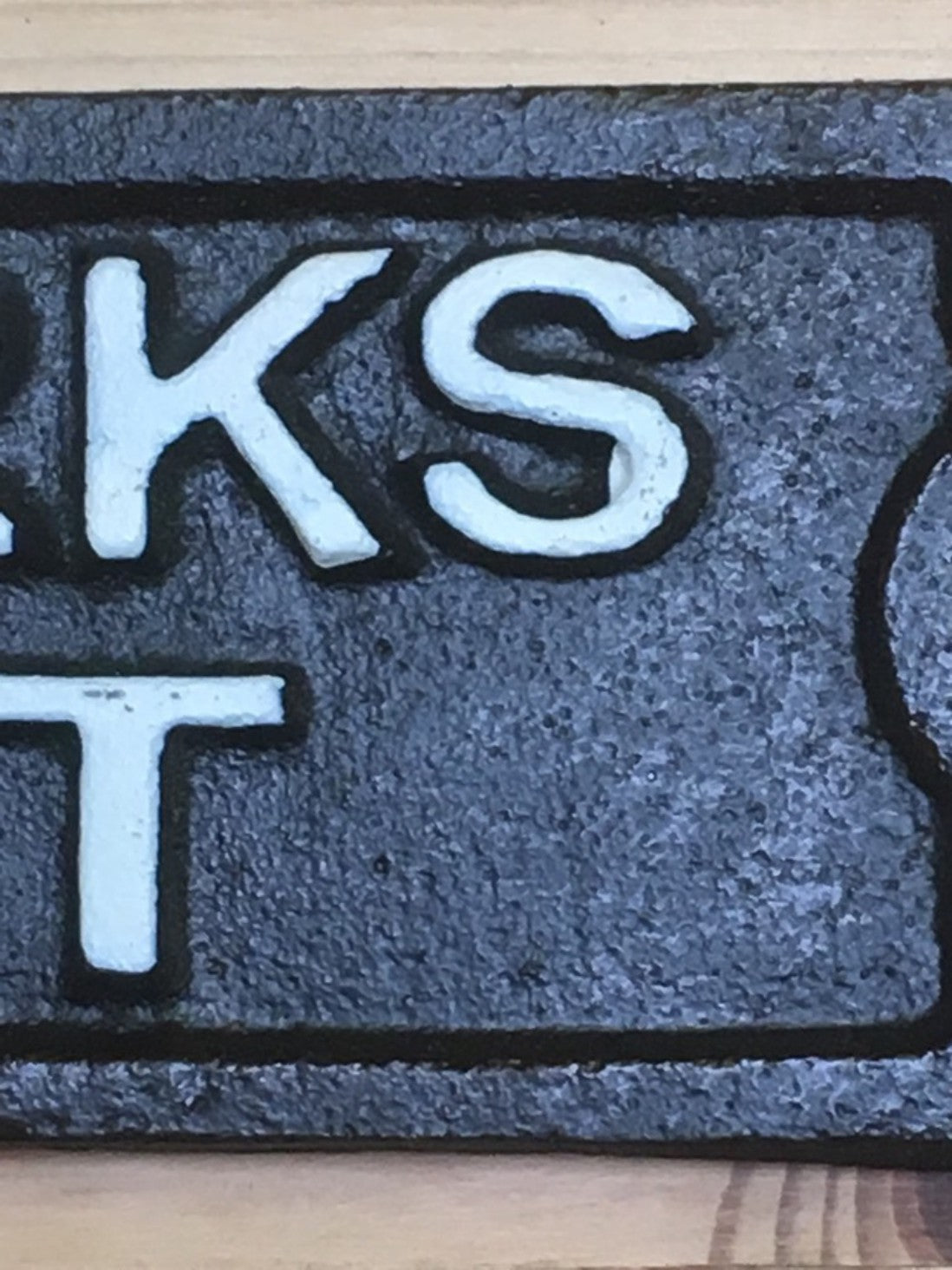 Funny Cast Iron Wall Sign IF IT BARKS FEED IT Good Present