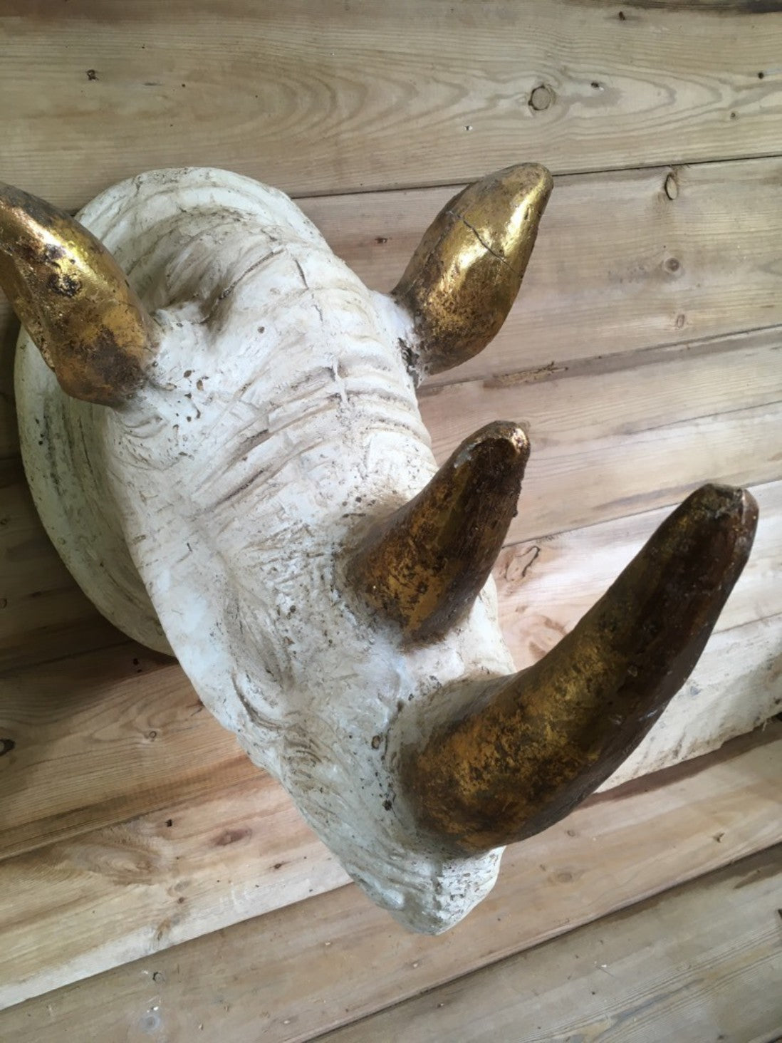 White & Gold Rhino Head Wall Mounting Resin 16 Wild Animal