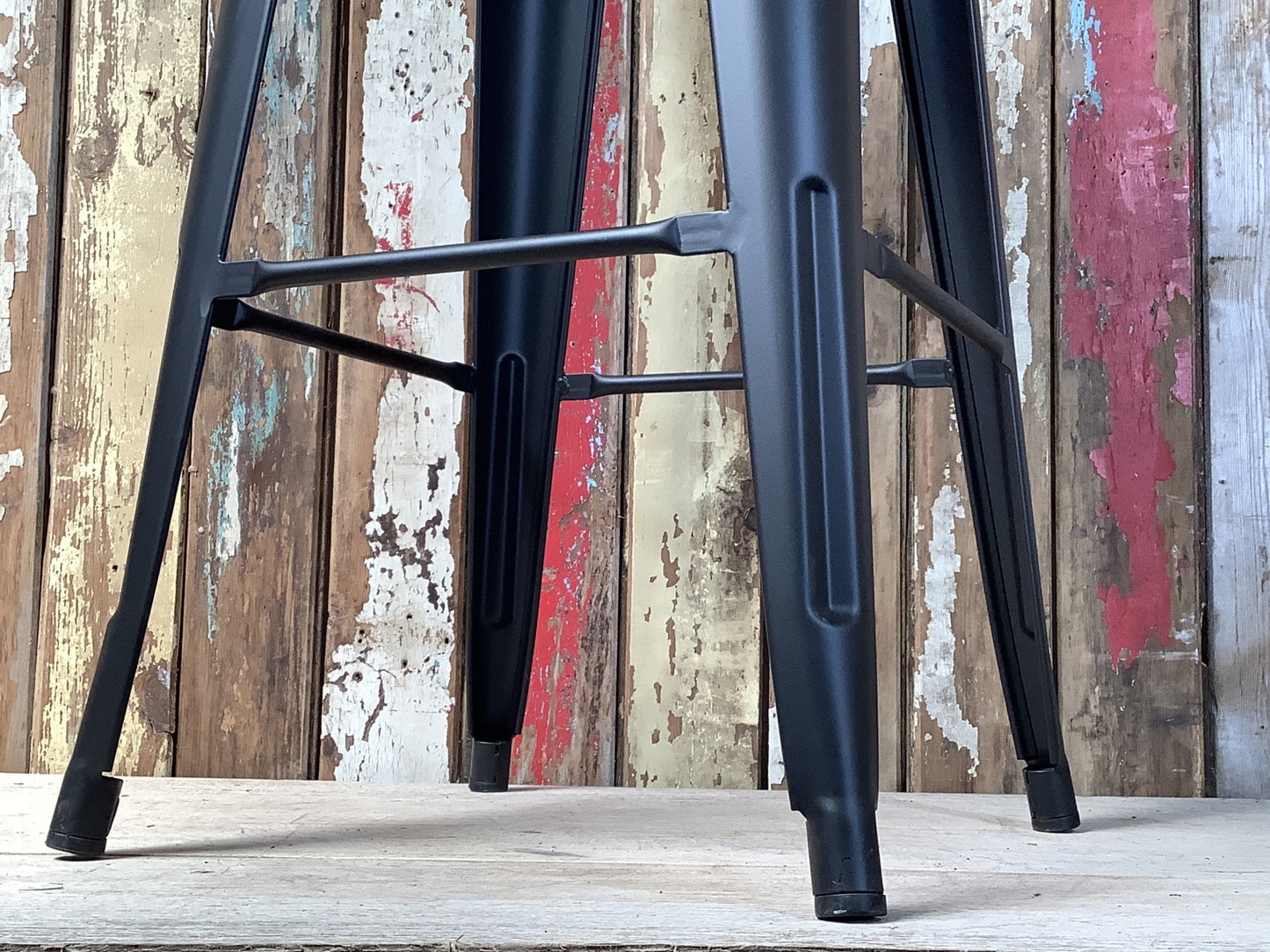 Stylish Charcoal Grey Metal Bar Stool With Rustic Wooden Top & Metal Backrest