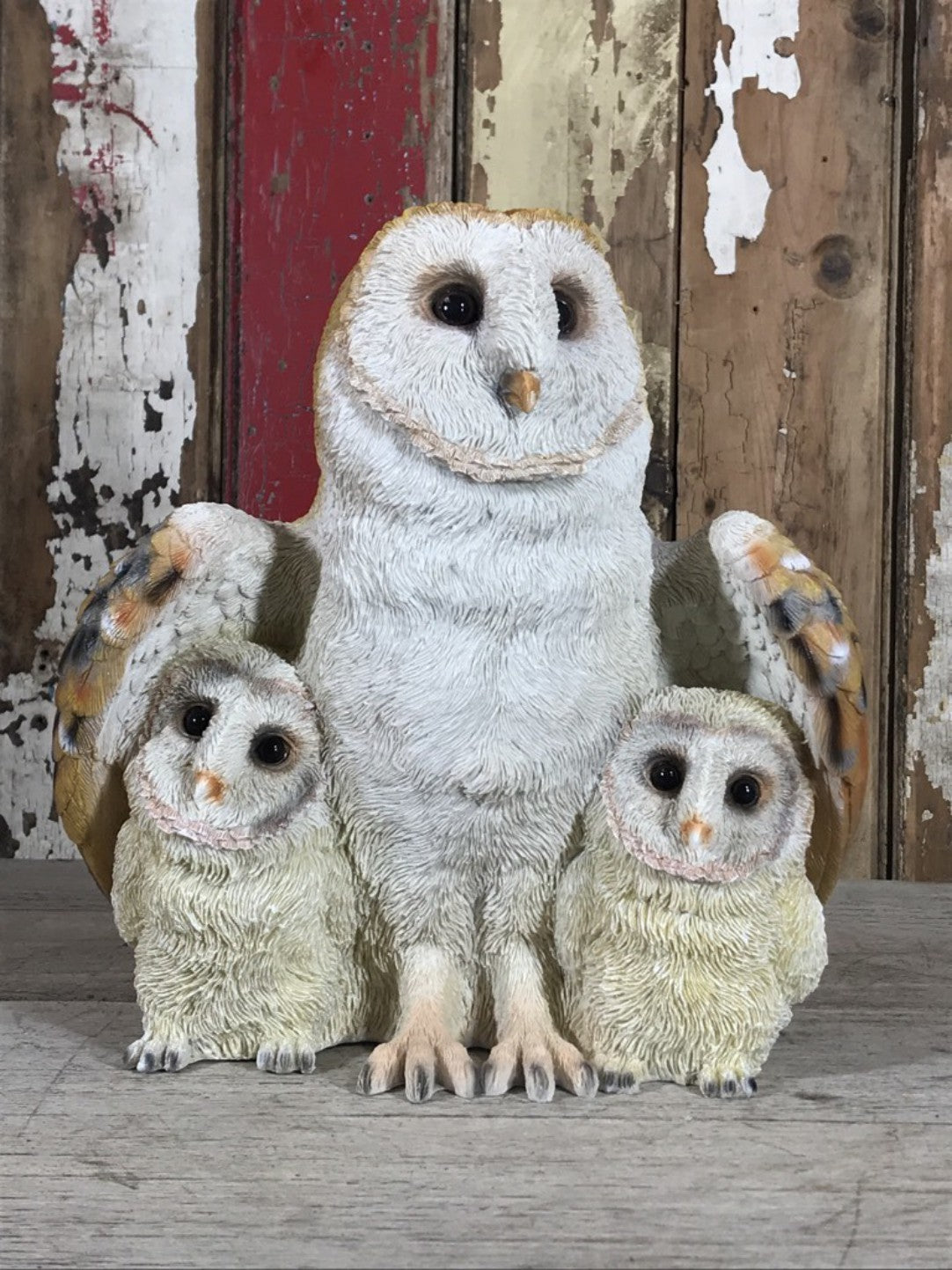 Lovely Resin Detailed Owl Family Ornament Fantastic Realistic Detail & Colour