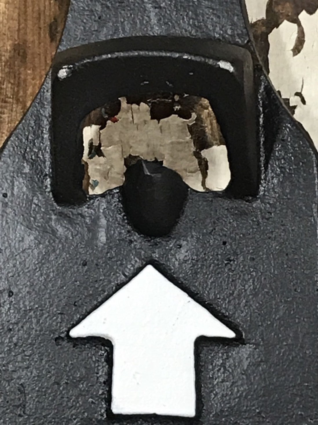 Wall Fixed Beer Bottle Opener “GREAT MINDS DRINK ALIKE” Cast Iron