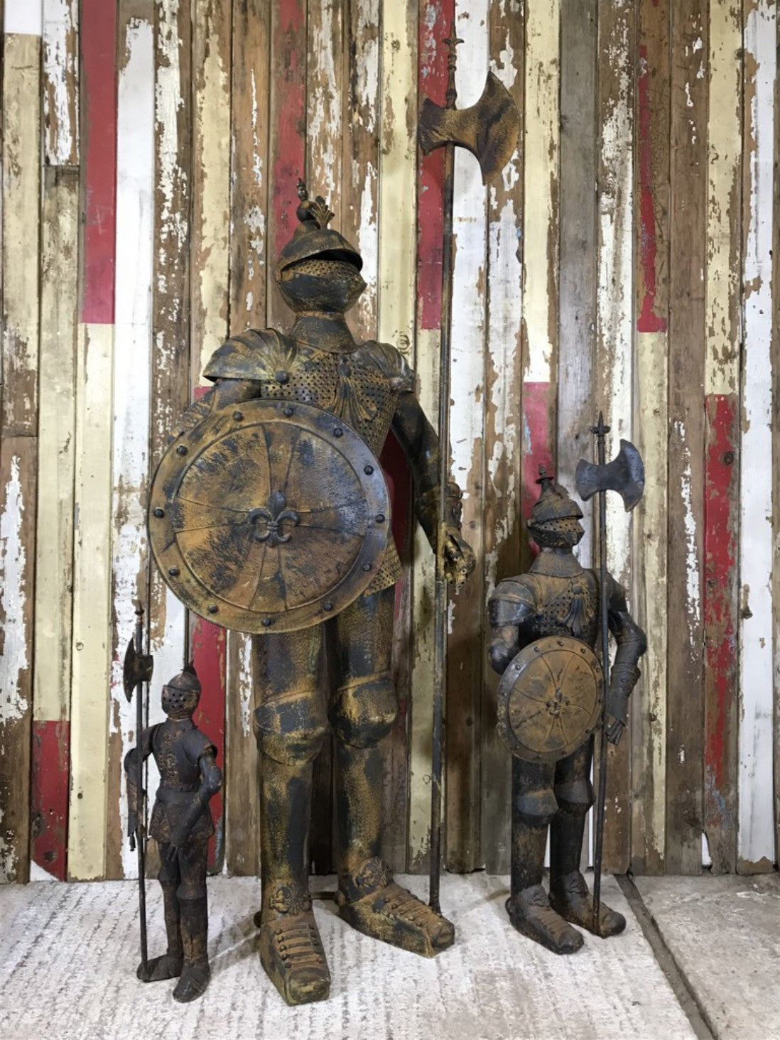 6'6" Large Life Size Rusty Style Metal Knight Suit Of Armour Figure & Long Axe