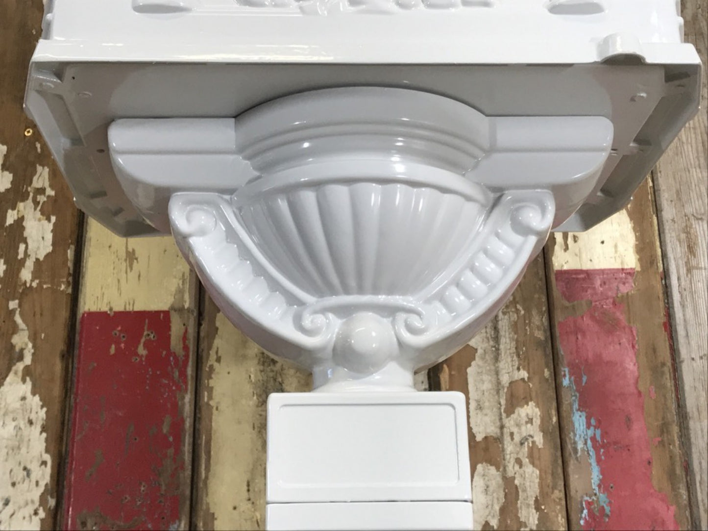 Attractive White Aluminium Post Box With Horse & Rider Design 46" Tall