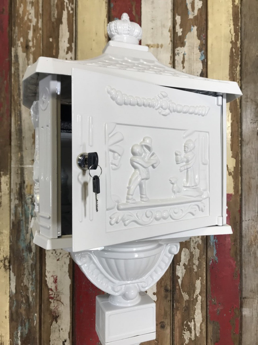 Attractive White Aluminium Post Box With Horse & Rider Design 46" Tall