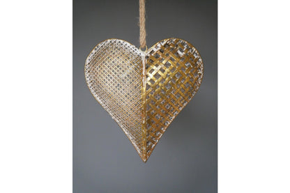 Rustic Metal Hanging Heart Decoration for Warm and Stylish Interiors