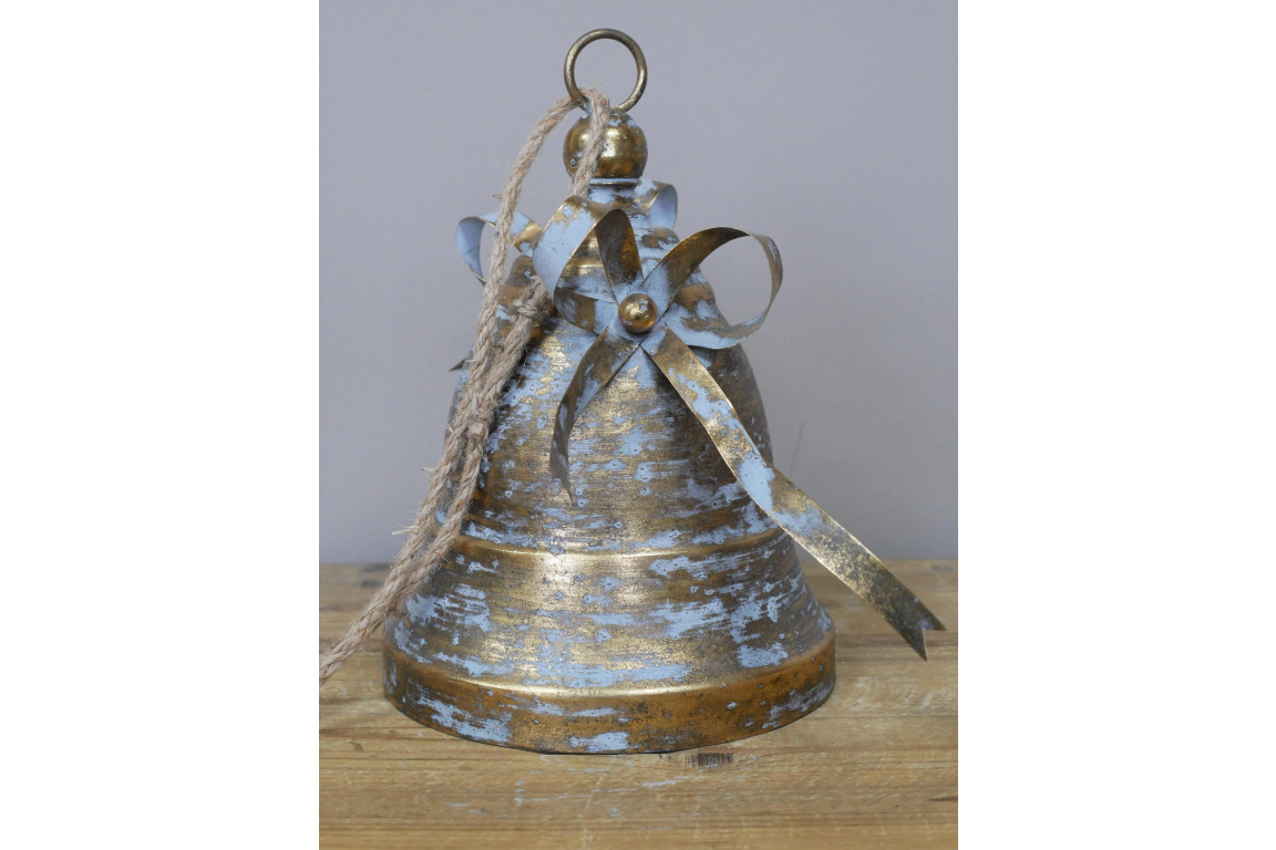 Decorative 26cm Seasonal Christmas Metal Bell Decoration Display