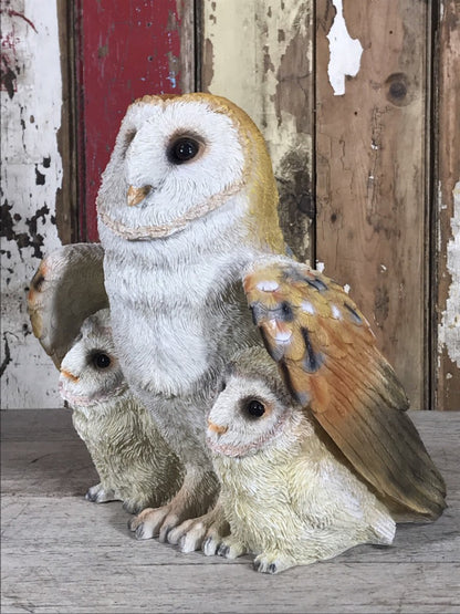 Lovely Resin Detailed Owl Family Ornament Fantastic Realistic Detail & Colour