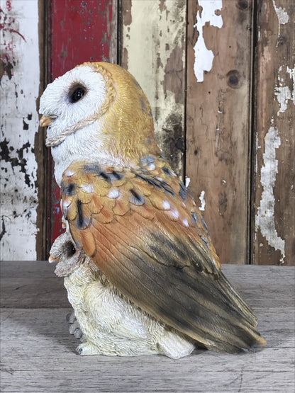 Lovely Resin Detailed Owl Family Ornament Fantastic Realistic Detail & Colour